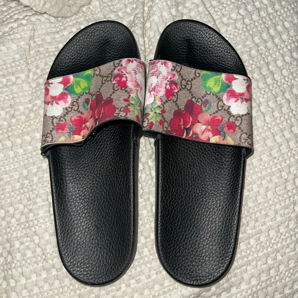 Gucci slides floral print